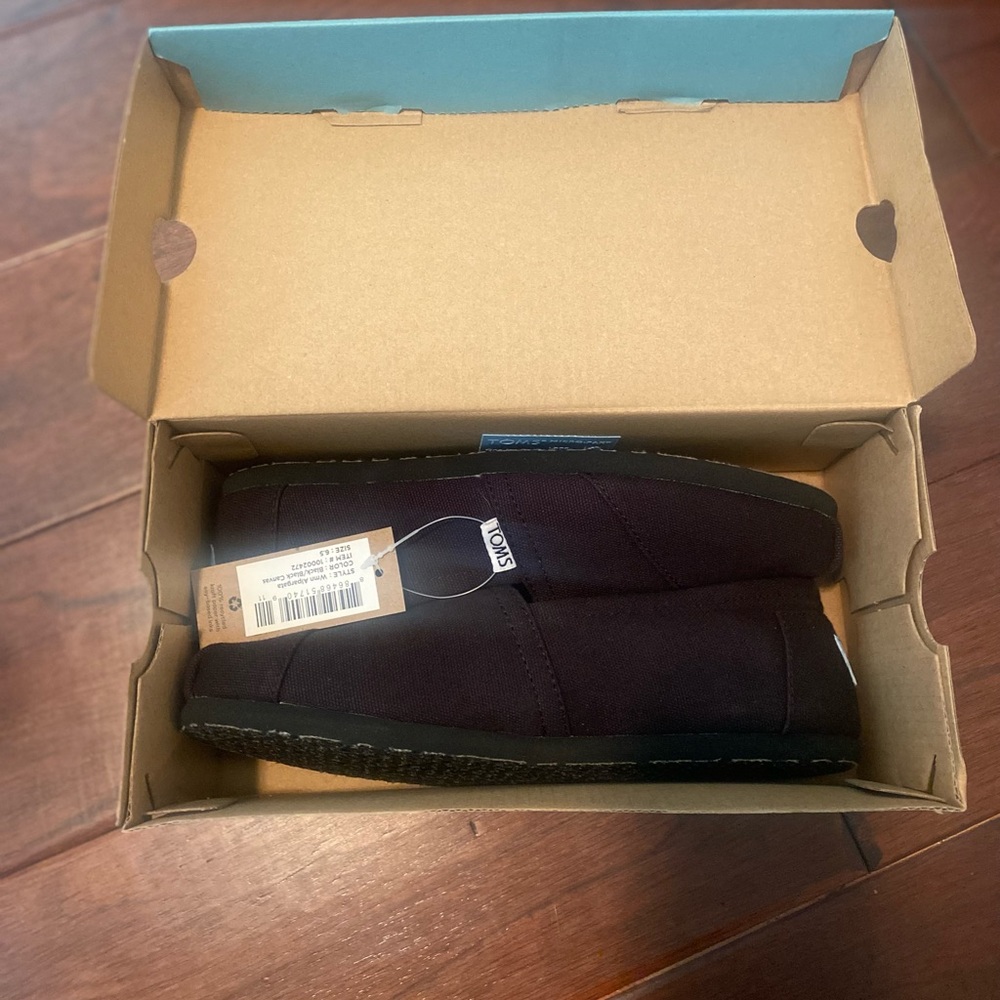 New Black Canvas Toms